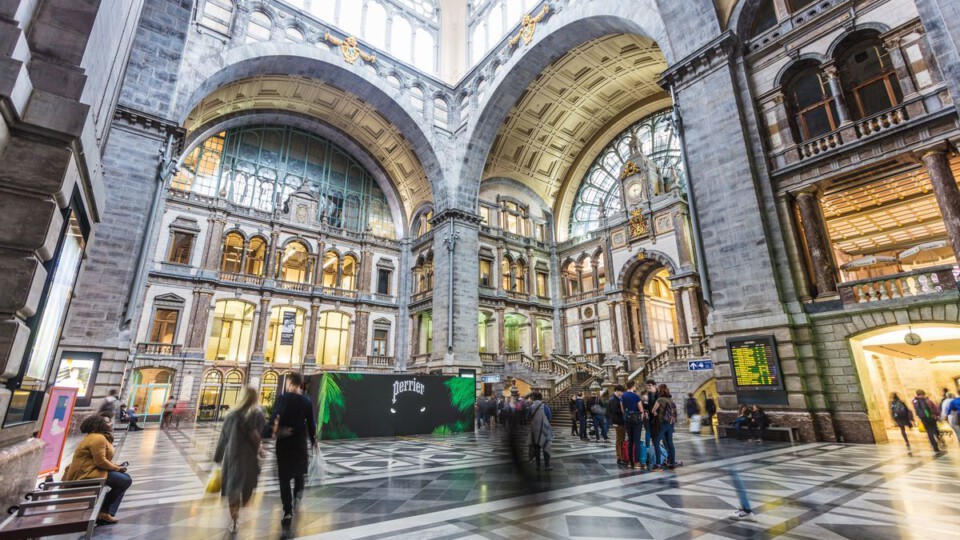 Der Hauptbahnhof ist ein Meisterwerk der Architektur und markantes Tor nach Antwerpen © VisitFlanders
