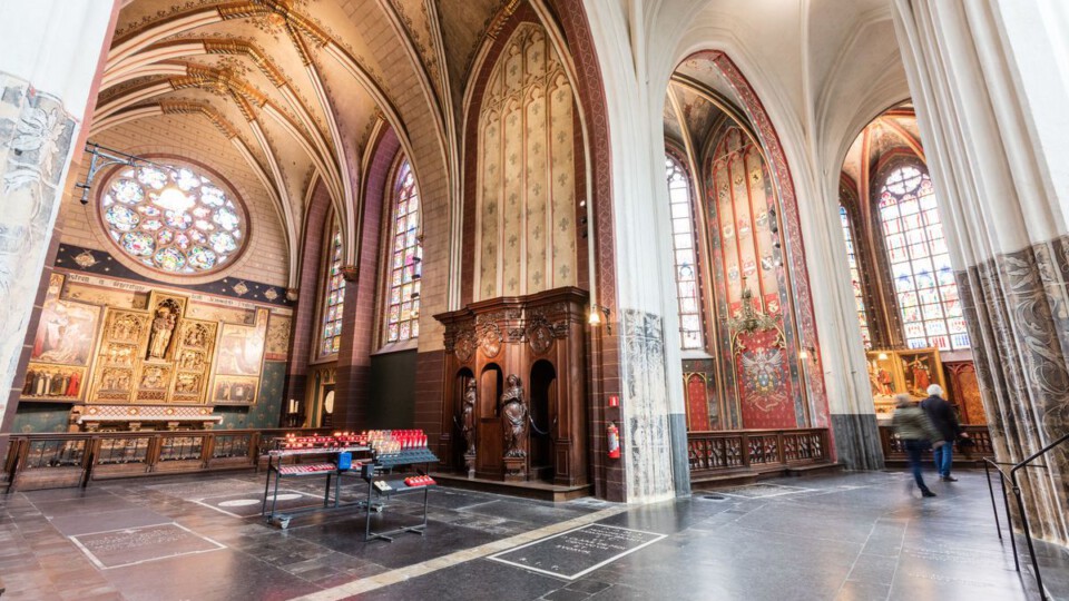 Im Chor von Antwerpens Liebfrauenkathedrale hängen berühmte Rubens-Bilder © VisitFlanders
